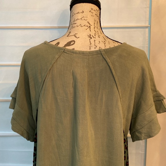 Umgee Top Sage Green with Leopard Print under arms- size M - Picture 6 of 10